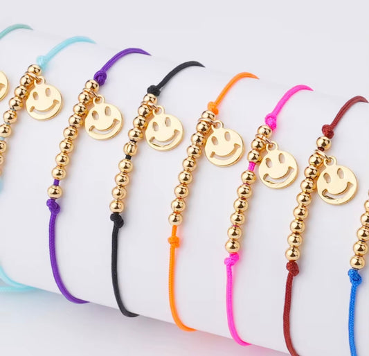 SIMPLE HAPPY FACE BRACELET