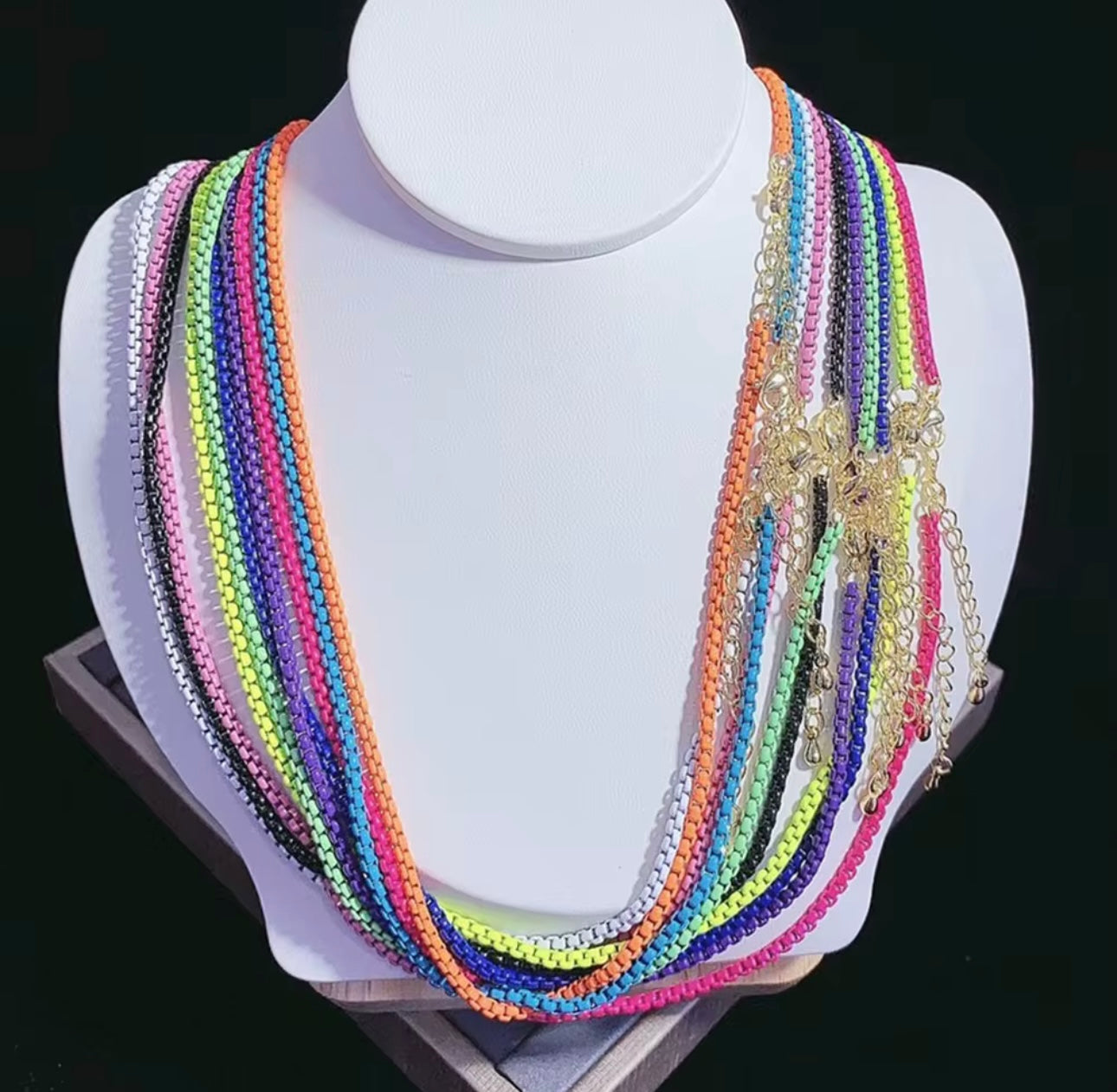 SIMPLE RAINBOW NECKLACE