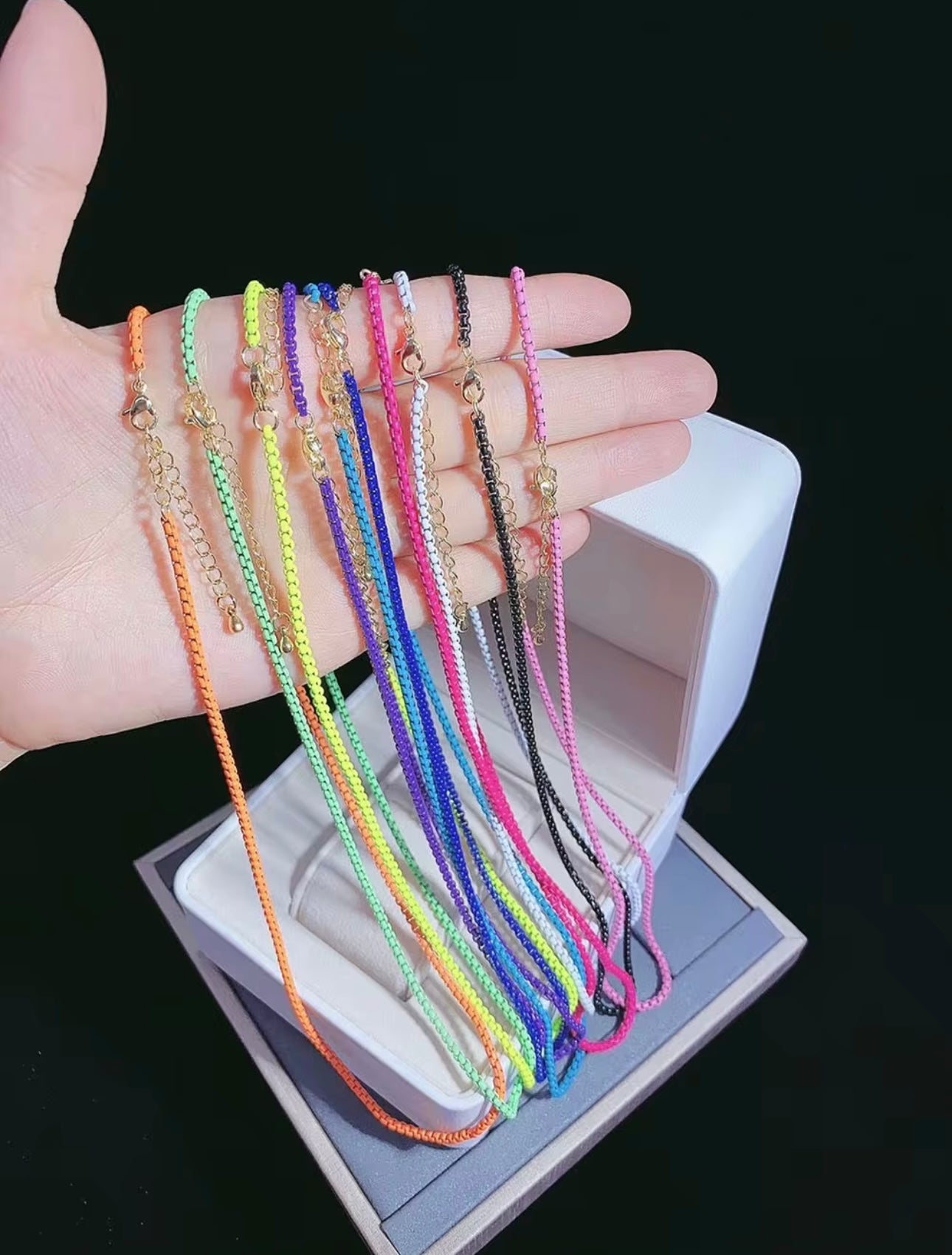 SIMPLE RAINBOW NECKLACE