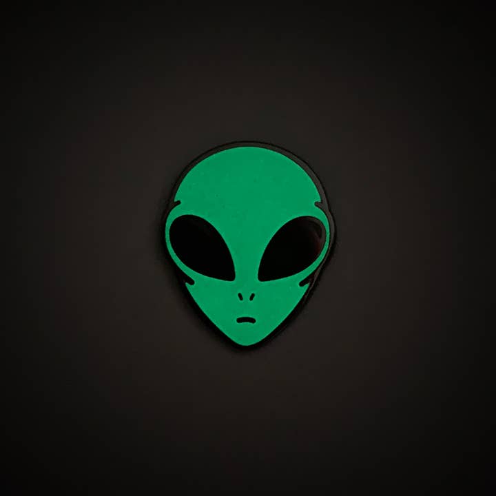 ALIEN PIN - GLOW IN THE DARK!