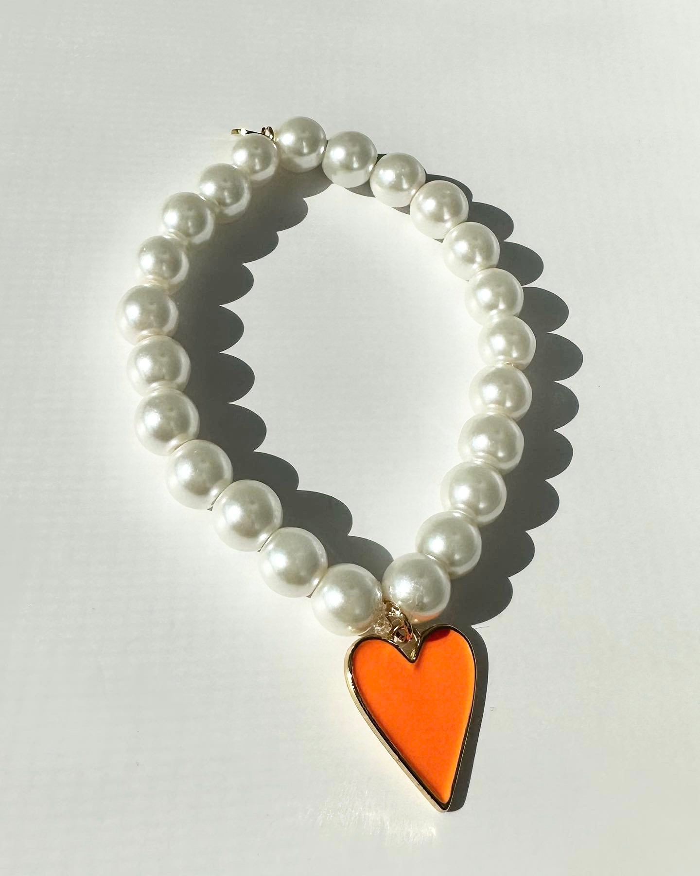 NEON HEARTS PEARL BRACELET