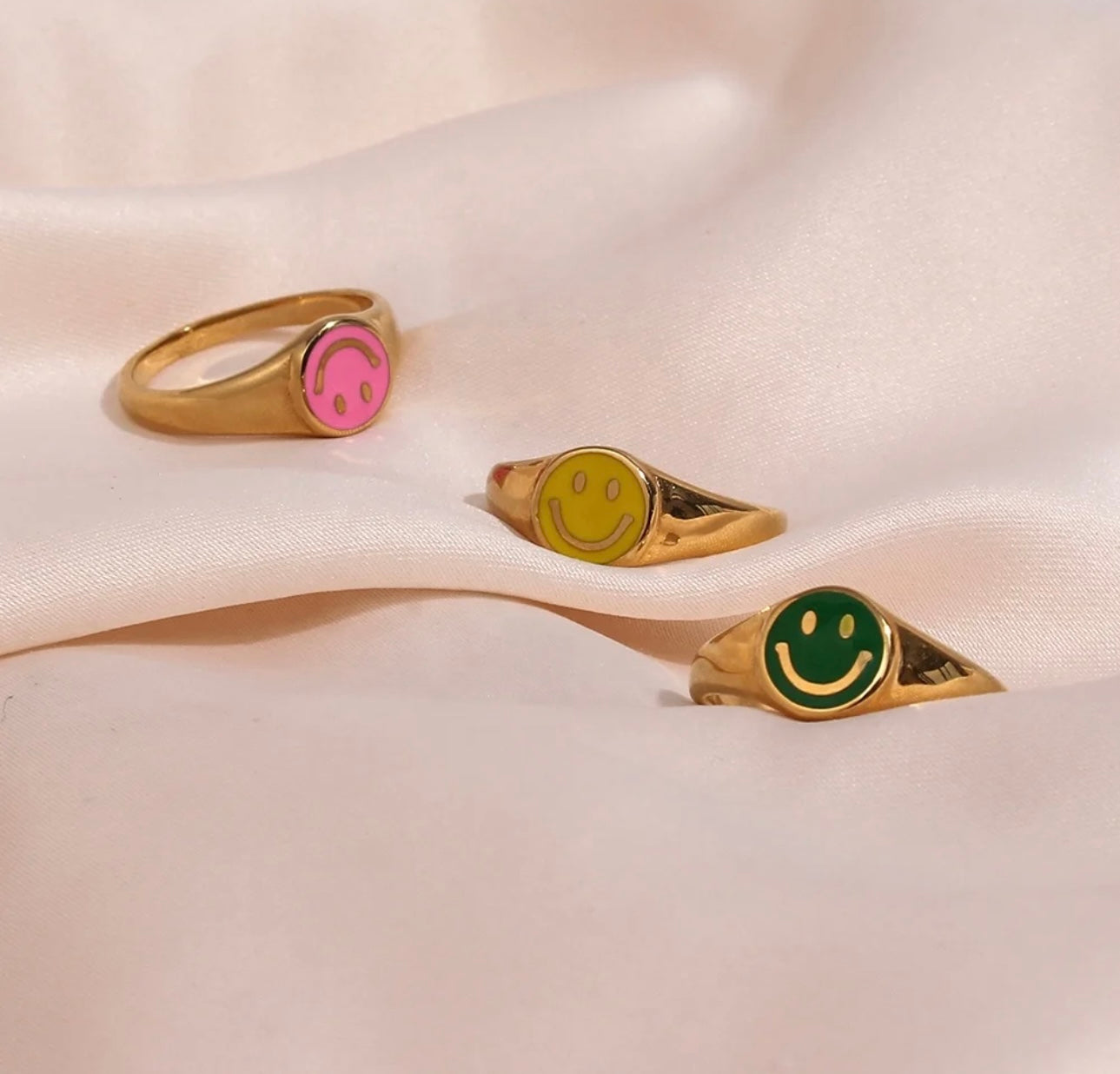 COLOURFUL HAPPY FACE RING