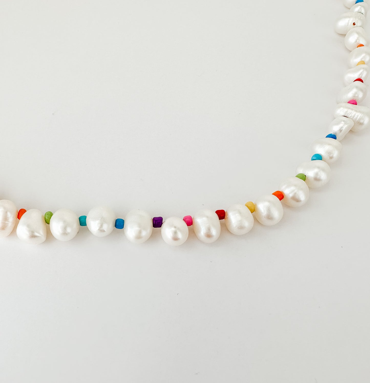 NOT SO SIMPLE PEARL NECKLACE