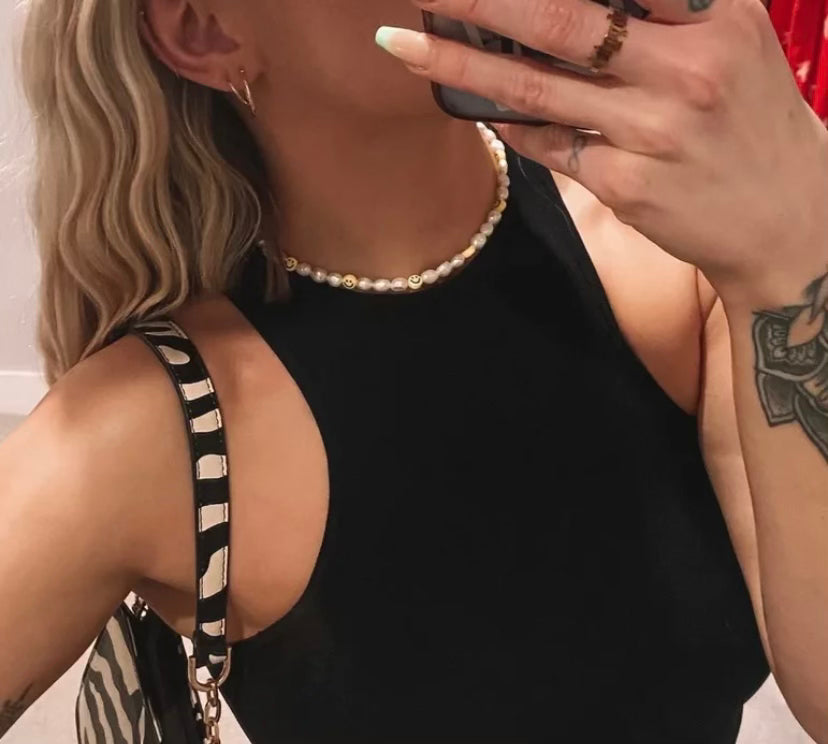 HAPPY FACE FRESH WATER PEARL CHOKER