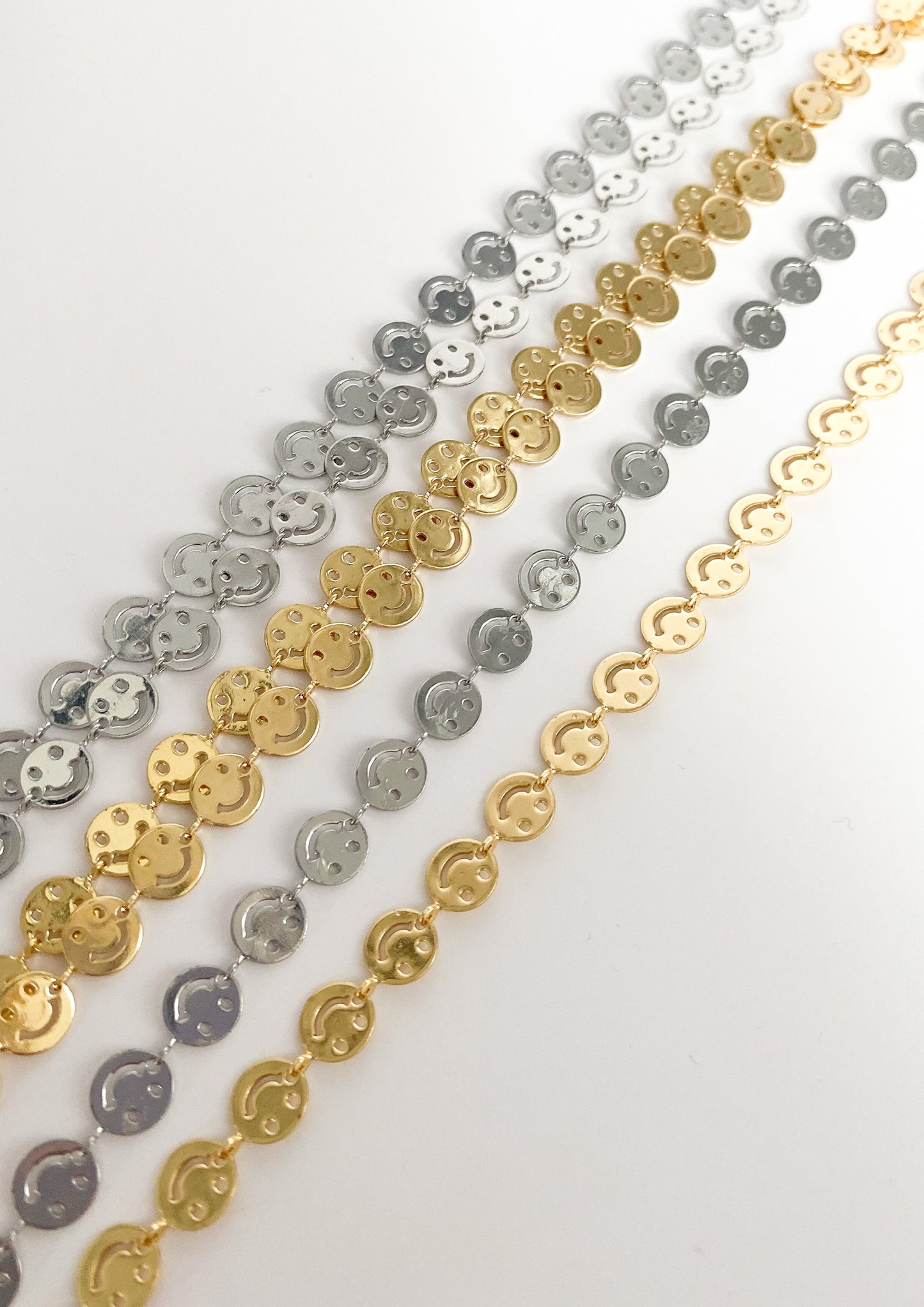 HAPPPY FACE Y NECKLACE