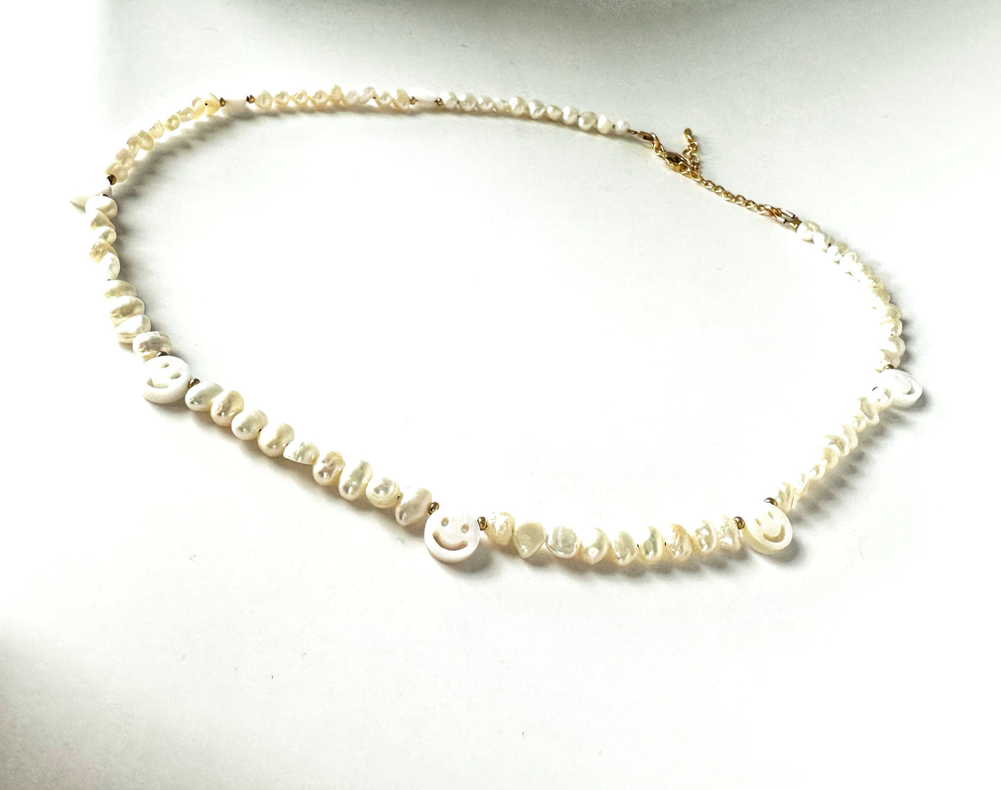 HAPPY FACE FRESH WATER PEARL NECKLACE