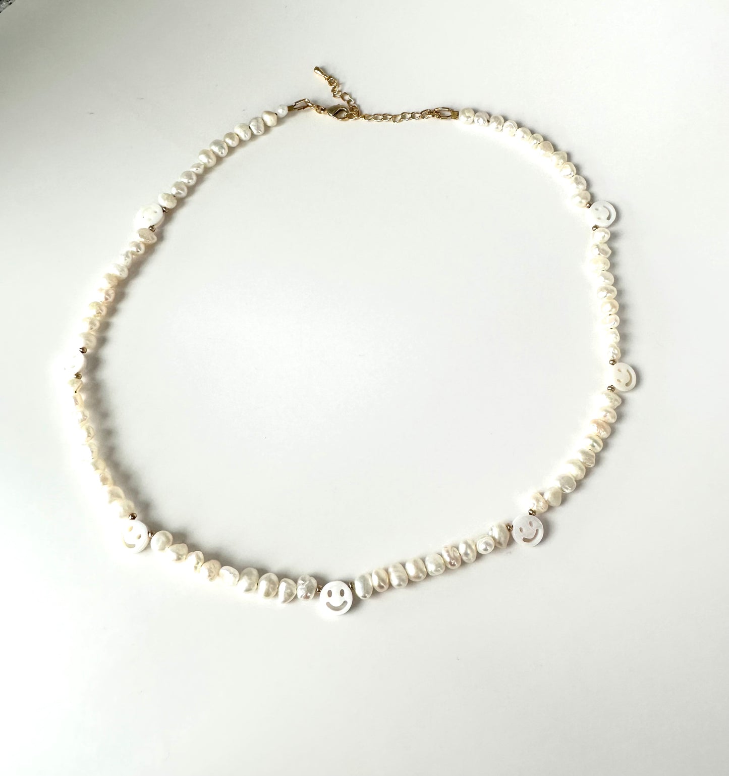HAPPY FACE FRESH WATER PEARL NECKLACE