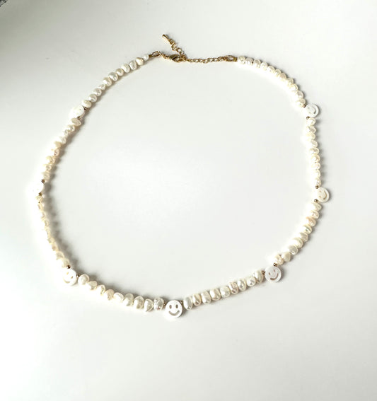HAPPY FACE FRESH WATER PEARL NECKLACE