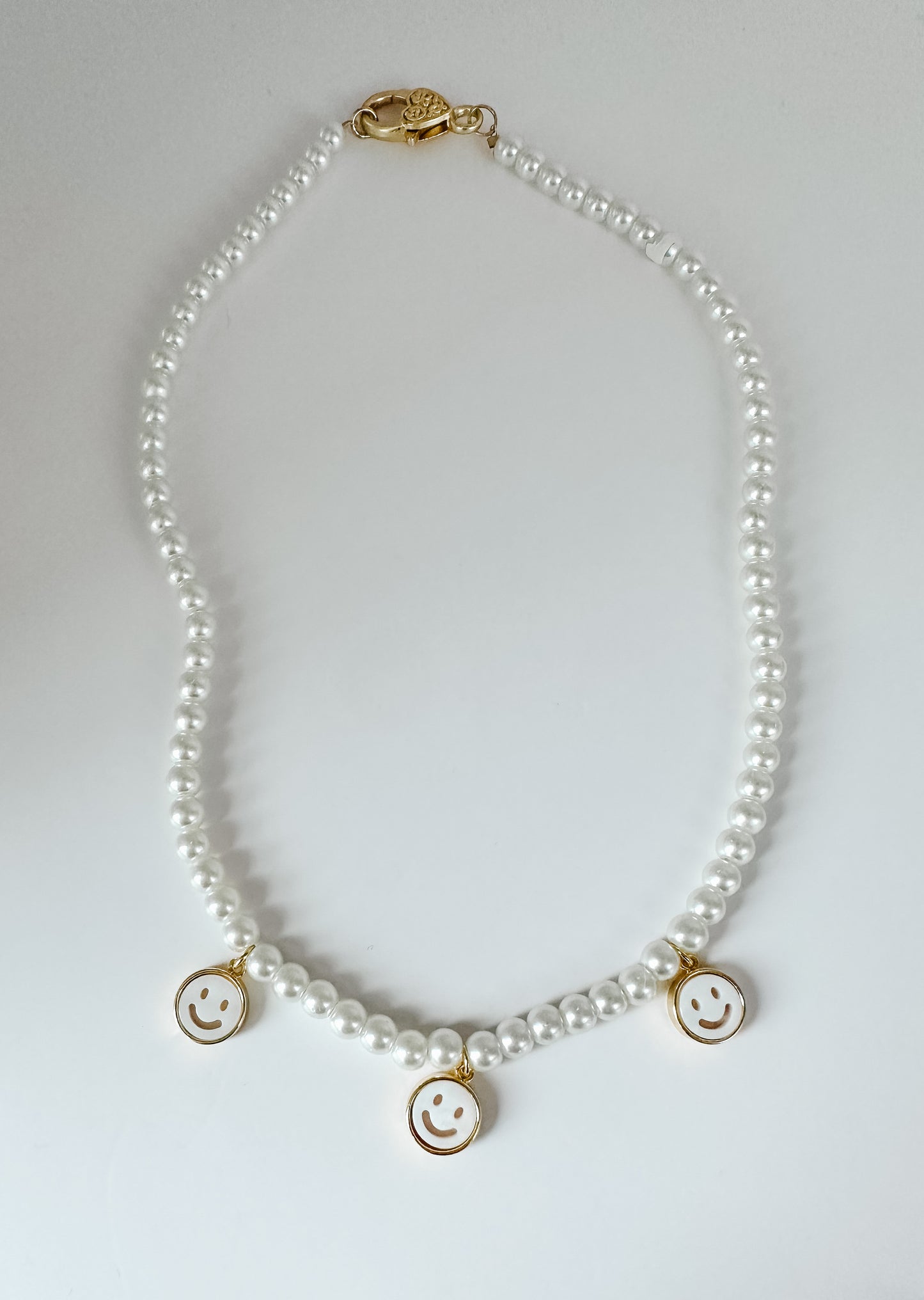 PEARL HAPPY FACE NECKLACE