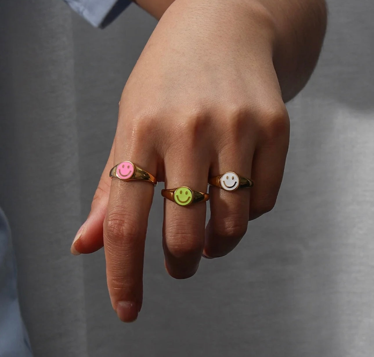 COLOURFUL HAPPY FACE RING